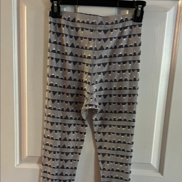 Hanna Anderson Gray Geometric Patterned Pajama Set US size 12 - Picture 6 of 7